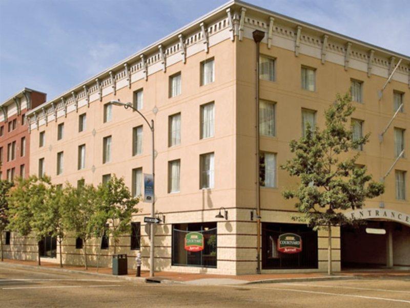 Courtyard By Marriott New Orleans Warehouse Arts District Hotel Exterior photo